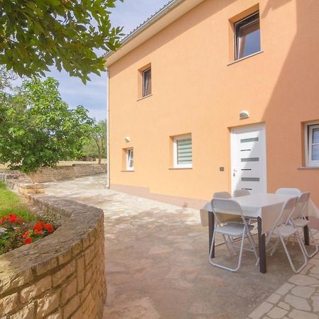 New Family 2 Bedroom Apartment Vodnjan Esterno foto